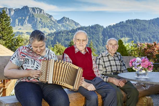 Musizieren im Alters- und Pflegeheim Hohgantblick, Schangnau Schweiz.